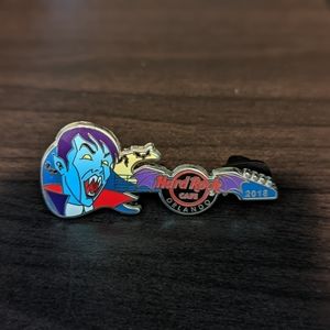 Hard Rock Vampire pin